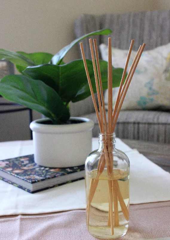 Amber + Oakmoss 6oz Reed Diffuser Kit