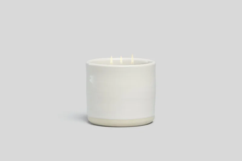 Norden Idyllwild 32 oz. Three Wick Ceramic Candle